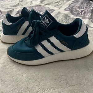 Adidas Originals sneakers wide fit